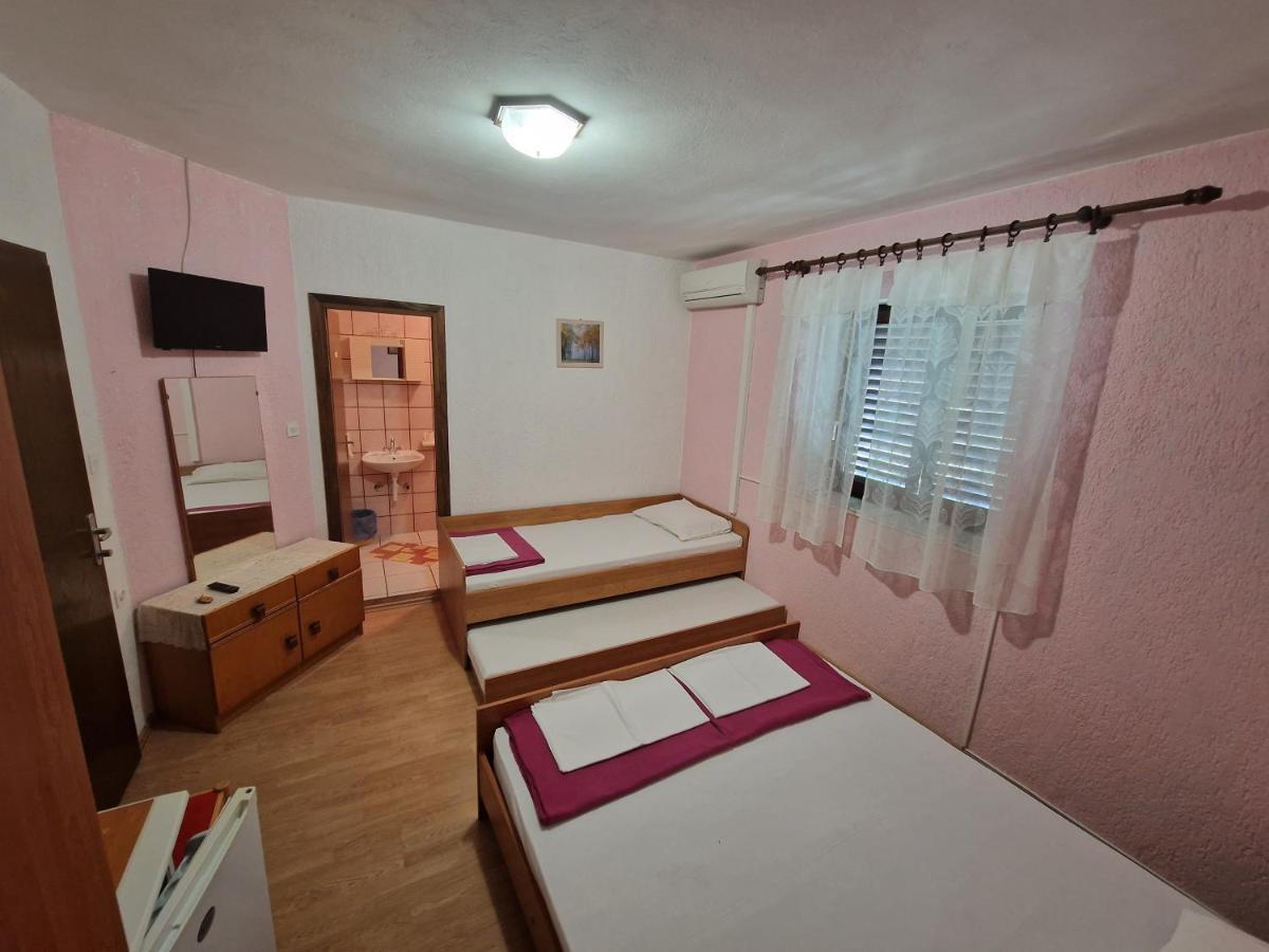 Rooms Anita Sibinj Sibinj Krmpotski Exteriör bild