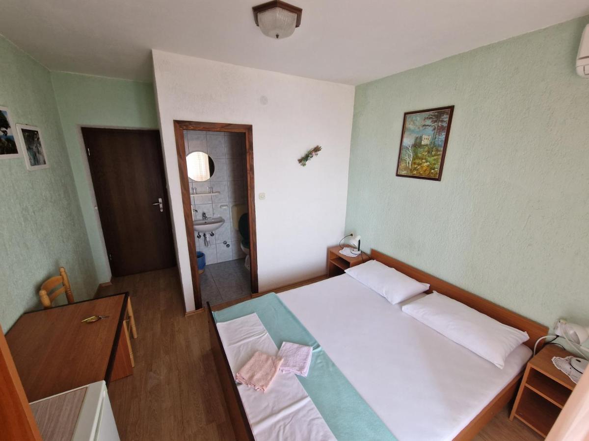 Rooms Anita Sibinj Sibinj Krmpotski Exteriör bild