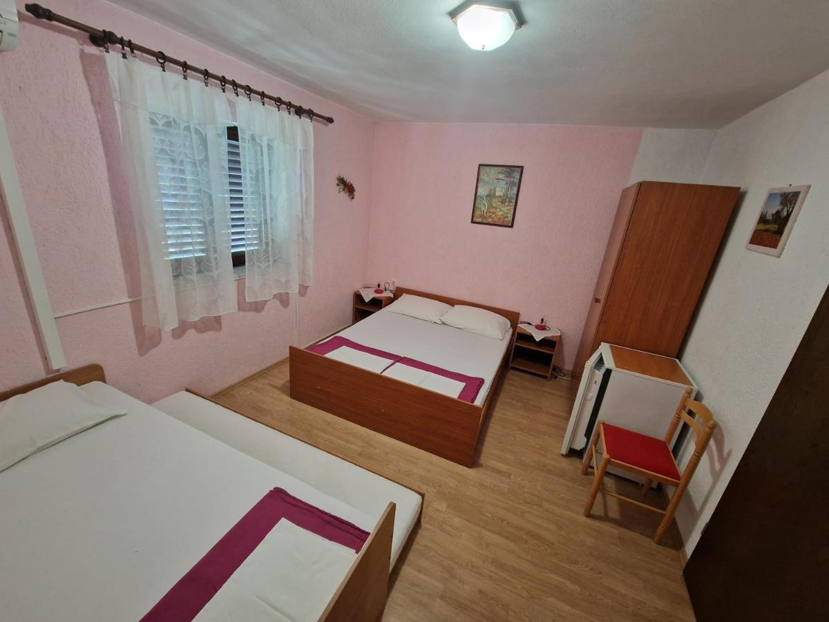 Rooms Anita Sibinj Sibinj Krmpotski Exteriör bild